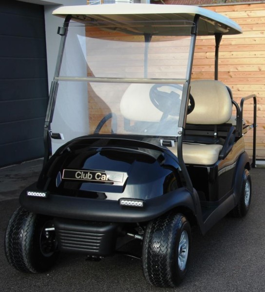 ClubCar Golfcarts Golfwagen Golfwagerl gebraucht Baujahr 2018 Farbe : schwarz 4-Sitzer mit Klapplade